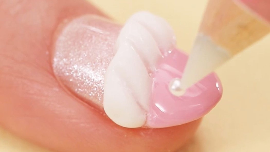 セルフでできるジェルネイルで 立体感がかわいいフリルデザインにチャレンジ 無料動画gyao